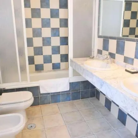 Playa Blanca Sleeps 6 Pool Air Con Wifi Appartement